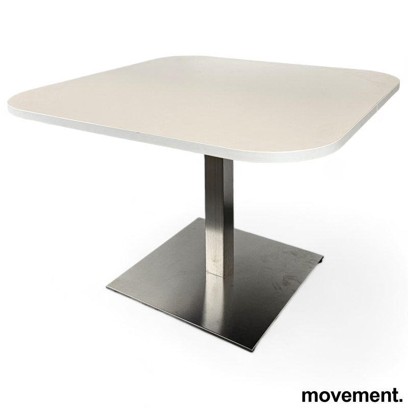 Kantinebord / spisebord fra Pedrali - 1 / 2