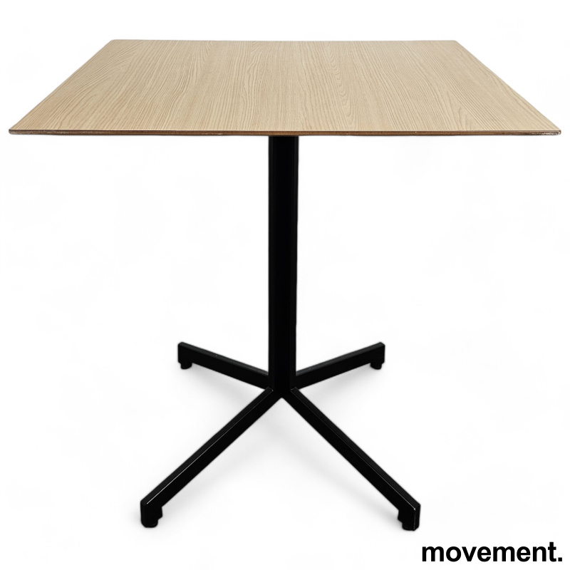 Kantinebord i ask / sort fra - 1 / 2