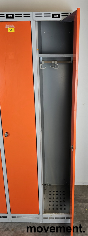 Garderobeskap i oransje / lys grå - 3 / 3