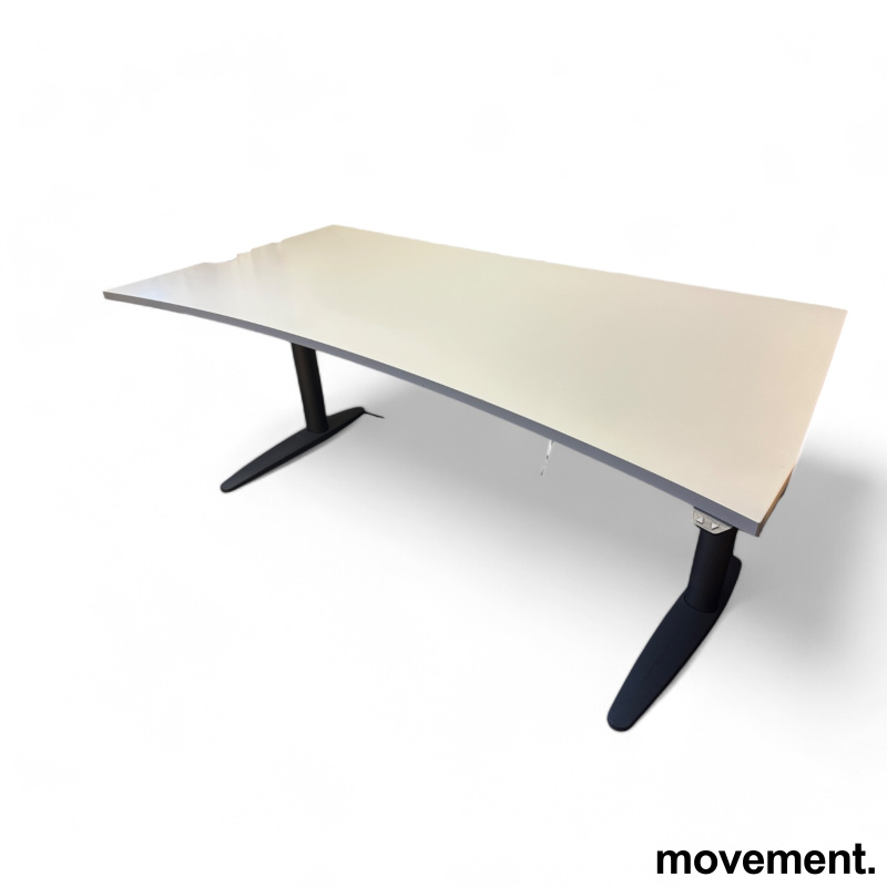 Solgt!Skrivebord med elektrisk hevsenk - 1 / 2