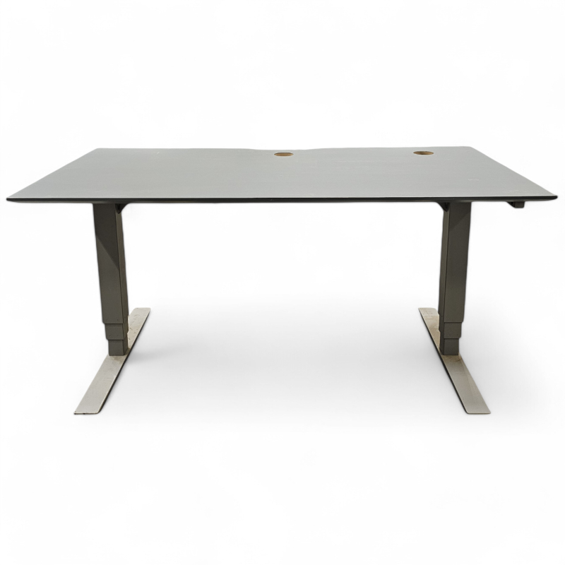 Skrivebord med elektrisk hevsenk i