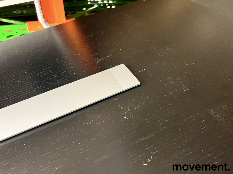 Solgt!Høyt møtebord / ståbord i sort / - 6 / 7