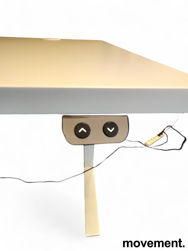 Skrivebord med elektrisk hevsenk i - 3 / 3