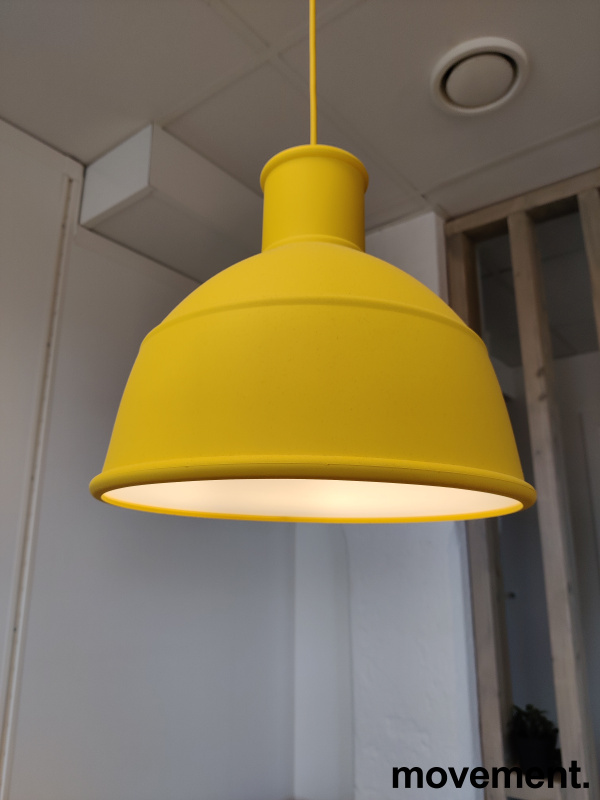 Taklampe i gult fra Muuto, modell - 6 / 6