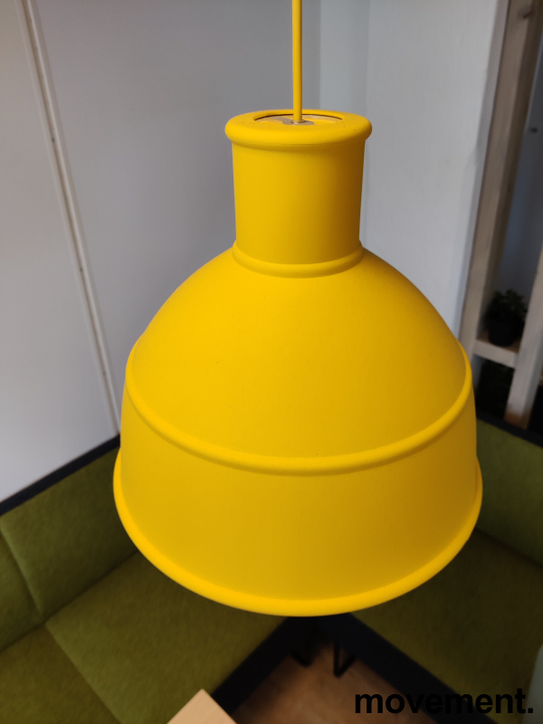 Taklampe i gult fra Muuto, modell - 4 / 6