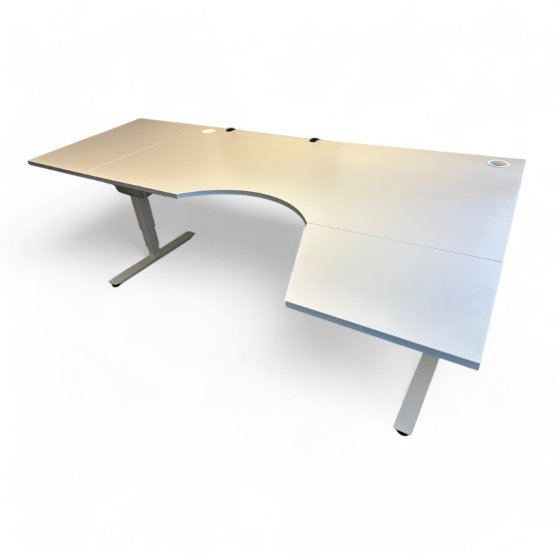 EFG hjørneløsning skrivebord i lys