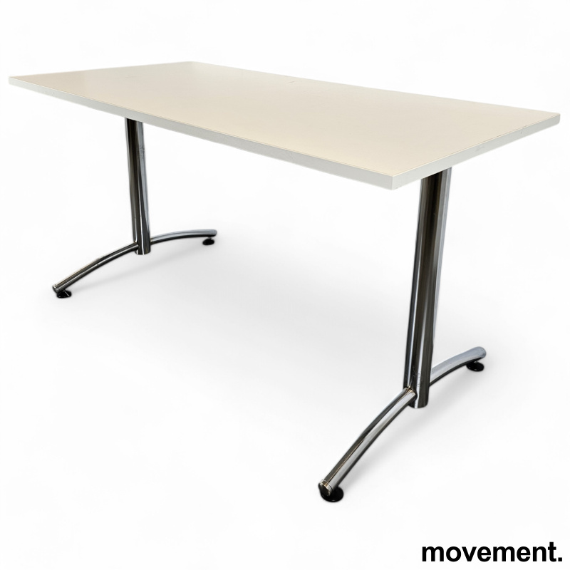 Solgt!Kompakt møtebord / kantinebord i - 2 / 2