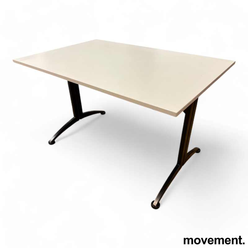 Kantinebord i lyst grått / sort fra - 2 / 3