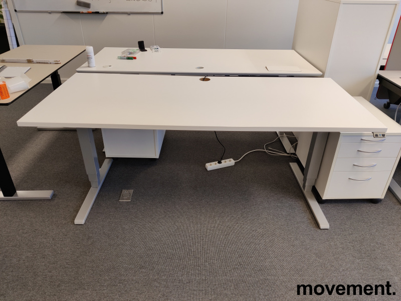 Skrivebord med elektrisk hevsenk i - 4 / 4