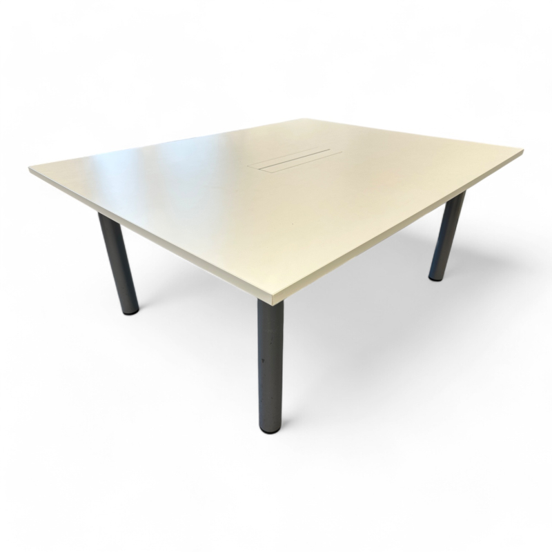 Møtebord i hvitt / grått fra Duba