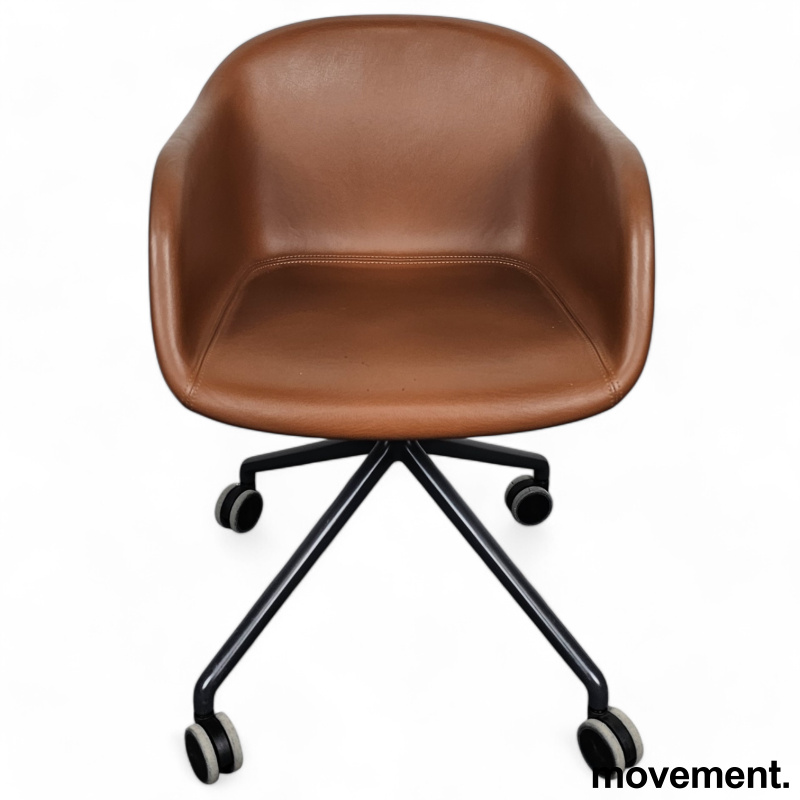 Solgt!Muuto Fiber chair i brunt skinn / - 2 / 3