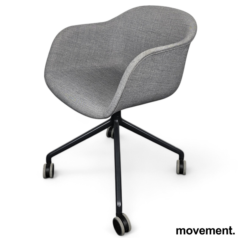 Solgt!Muuto Fiber chair i grått stoff / - 1 / 3