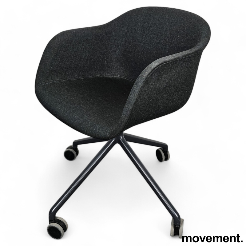 Muuto Fiber chair i mørk grønt - 1 / 3