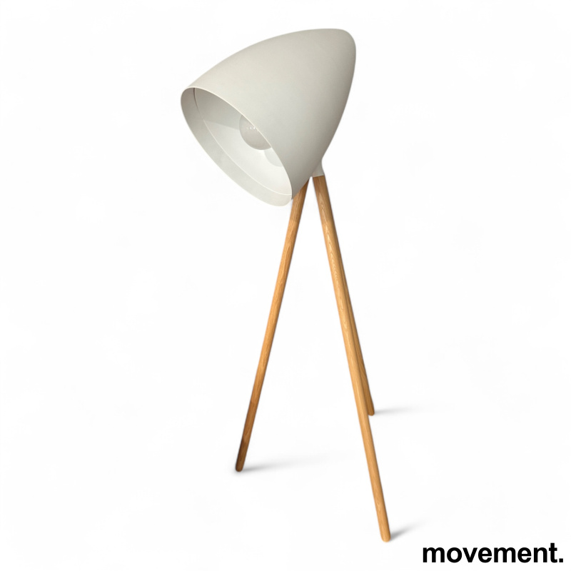 Solgt!Gulvlampe / stålampe i hvitt / ask - 1 / 2