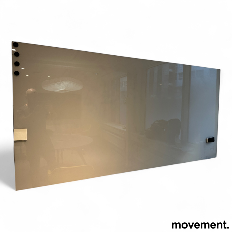 Whiteboard i varmgrått glass fra