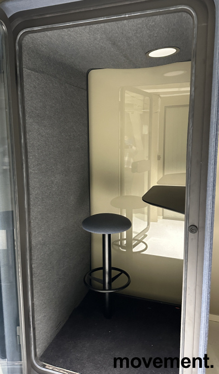 Solgt!Lydisolert telefonkiosk i glass / - 3 / 4