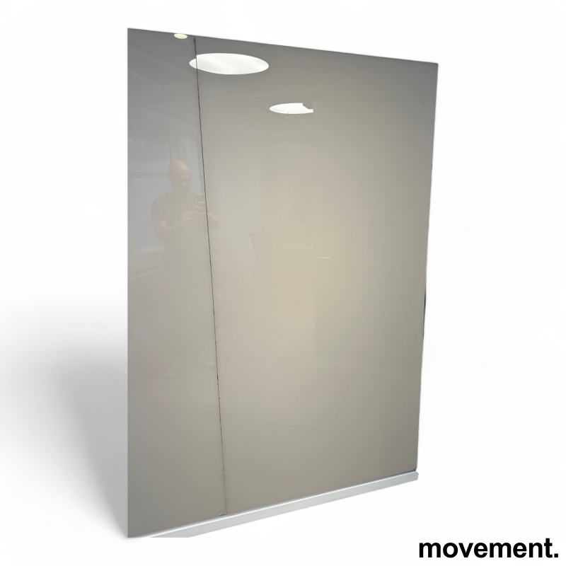 Solgt!Whiteboard i varmgrått glass fra