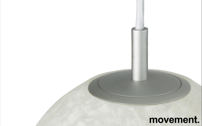 Taklampe i hvit plast fra Normann - 2 / 2