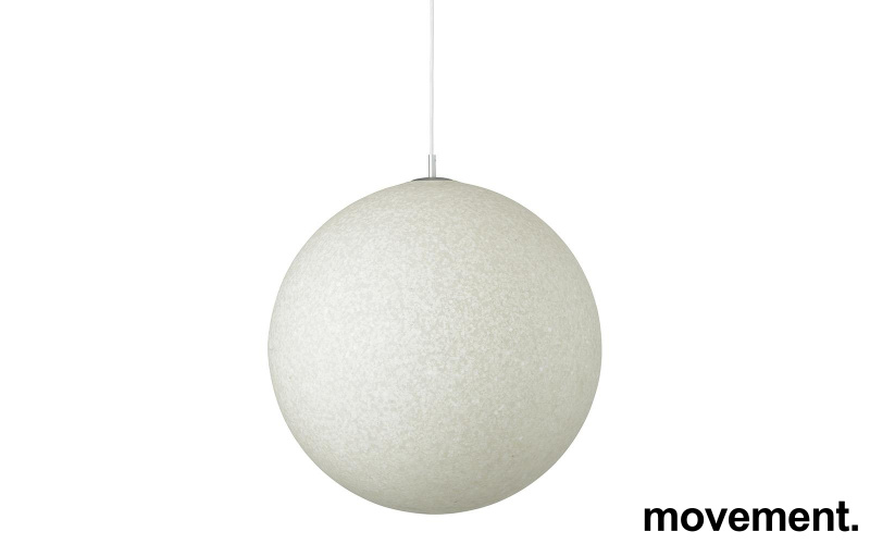 Taklampe i hvit plast fra Normann - 1 / 2