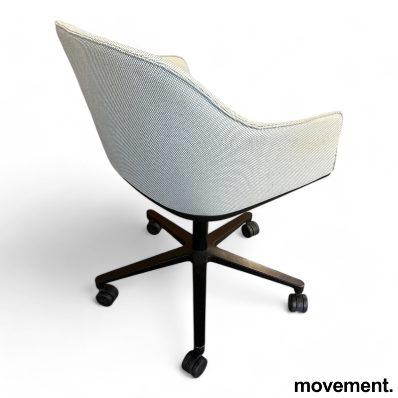 Solgt!Vitra Softshell konferansestol på - 2 / 2