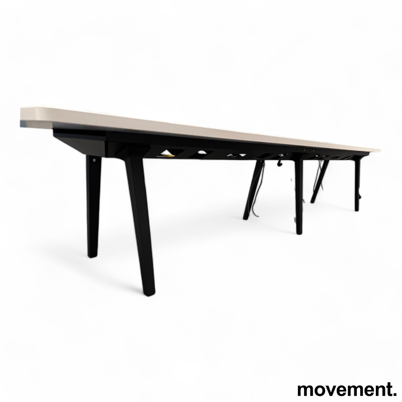 Solgt!Møtebord i hvitt fra Vitra, Joyn, - 2 / 3