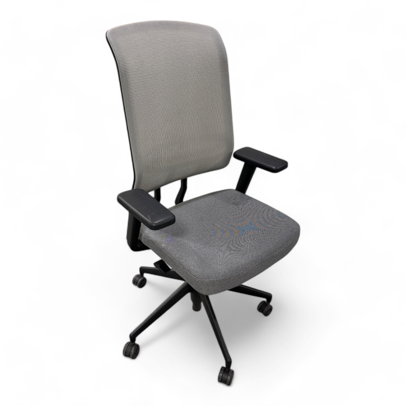 Kontorstol i grått stoff / grå mesh
