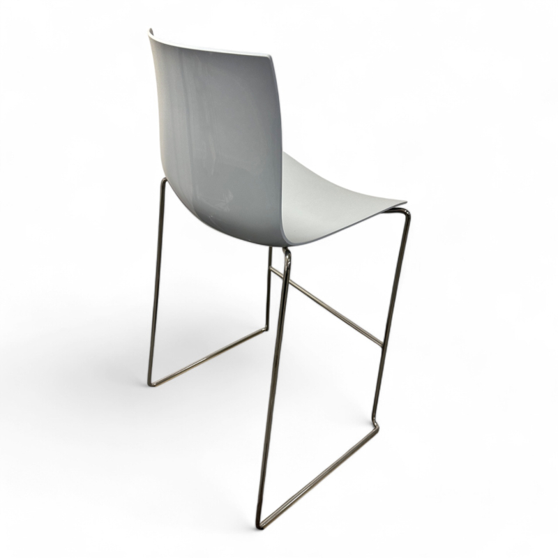 Barkrakk: Arper Catifa 46 i lyst