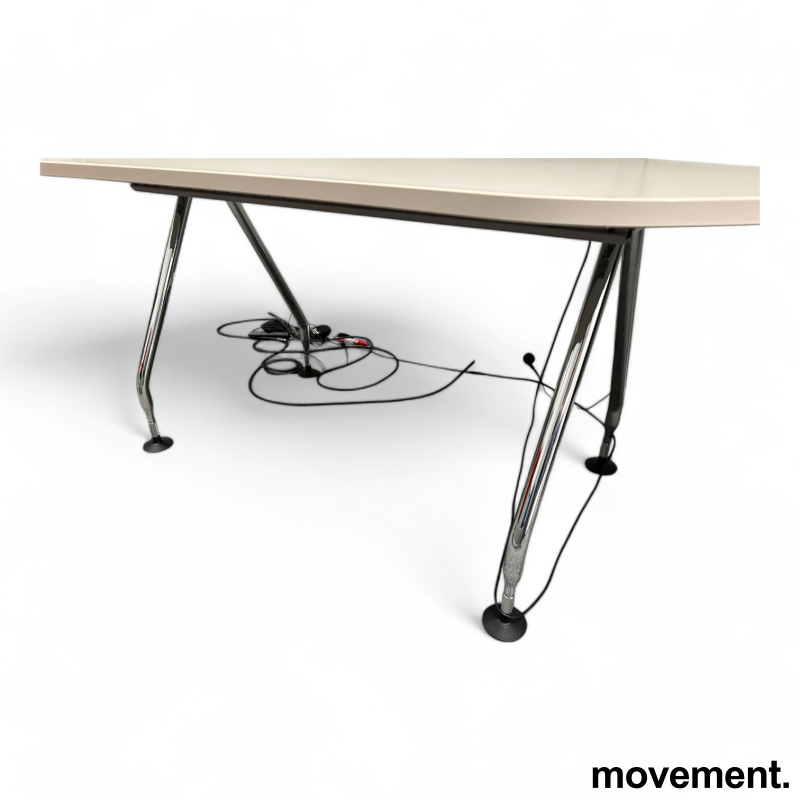 Skrivebord fra Vitra i lys grå, Ad - 2 / 2