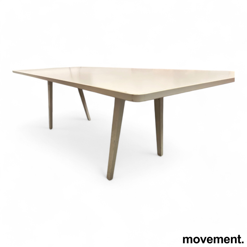 Solgt!Møtebord i hvitt fra Vitra, Joyn, - 2 / 3
