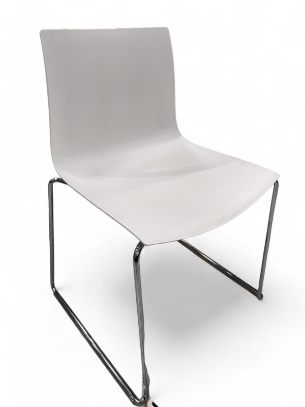 Arper Catifa 46 konferansestol i