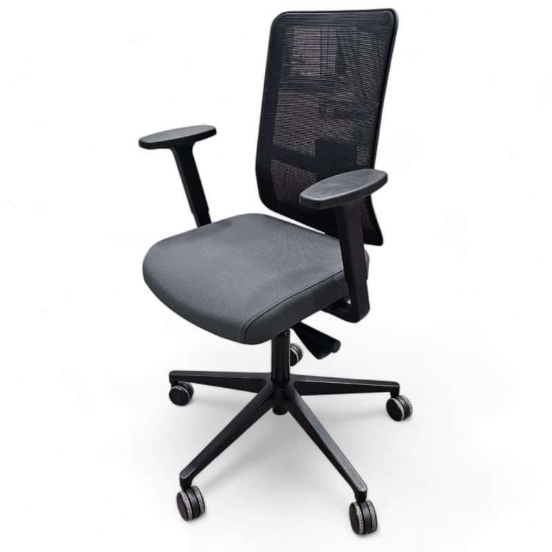 Kontorstol fra Martela: James Mesh