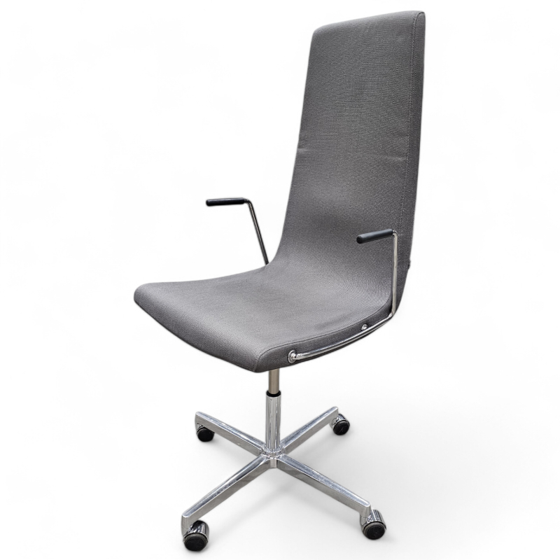 ForaForm Clint konferansestol på