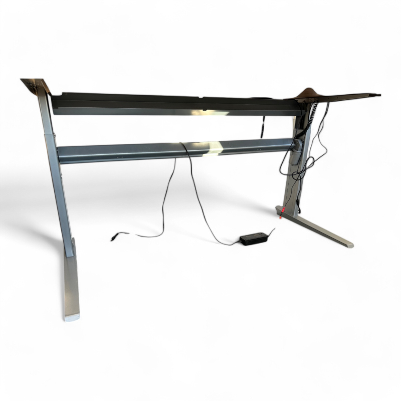 Skrivebord med elektrisk hevsenk i