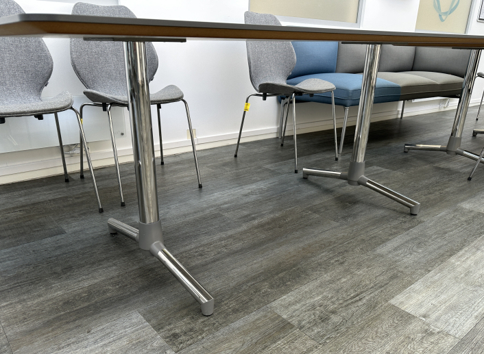 Møtebord / kantinebord fra