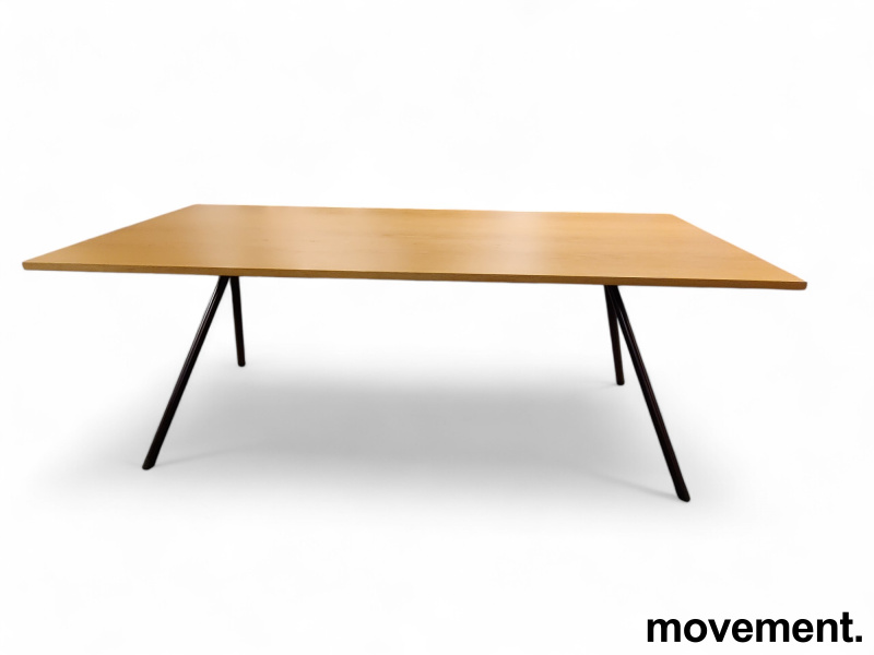 Møtebord fra Lammhults i eikefiner - 1 / 6