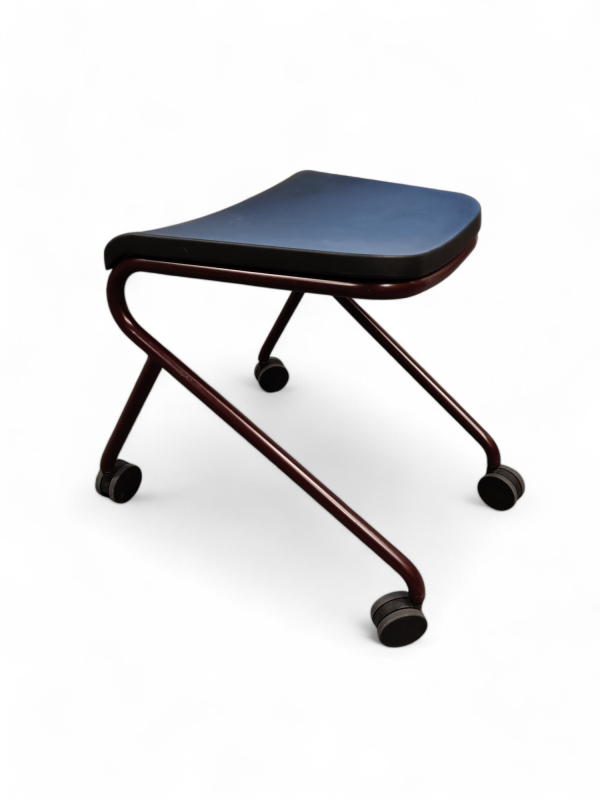 Krakk /stol med hjul  i burgunder /