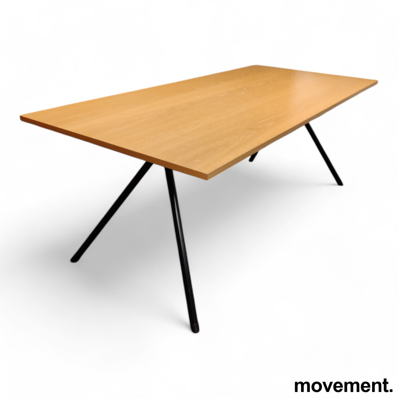 Møtebord fra Lammhults i eikefiner - 1 / 4