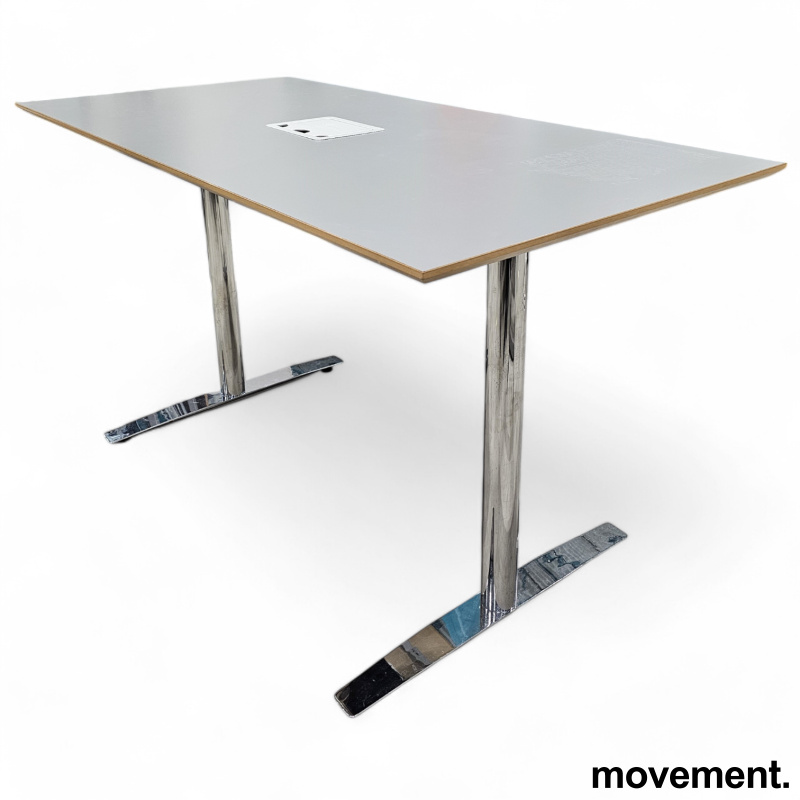Lite møtebord / konferansebord i - 2 / 4