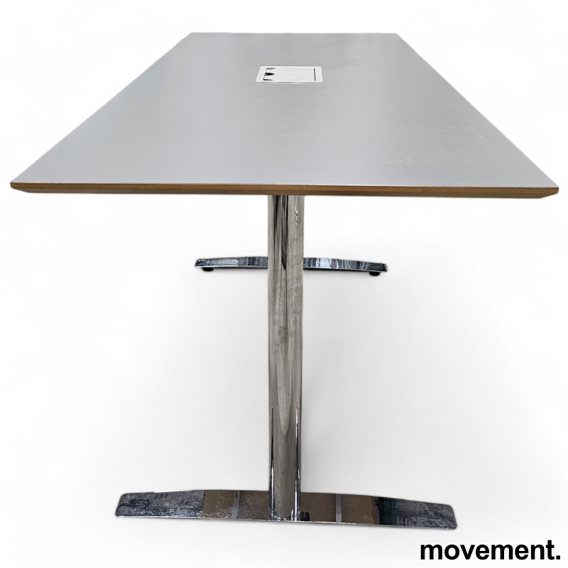 Lite møtebord / konferansebord i - 3 / 4
