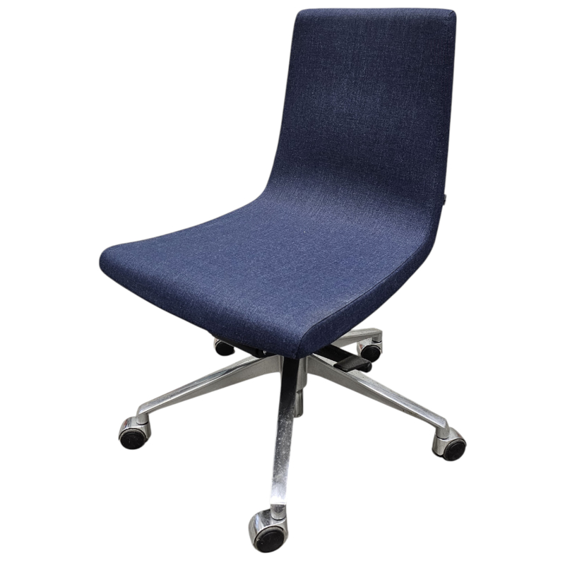 Konferansestol fra Fora Form,