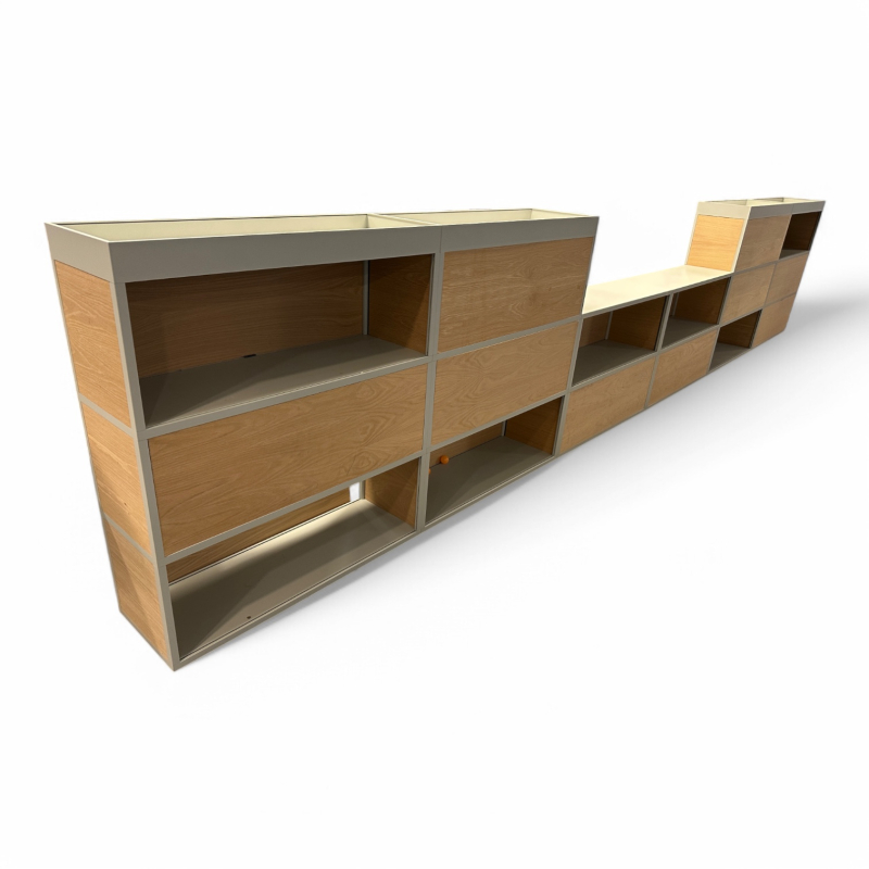 Reol / romdeler med hyller fra Hay