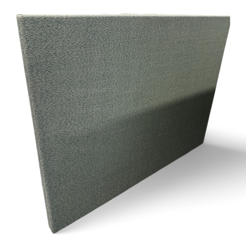 Bordskillevegg i grønt stoff,