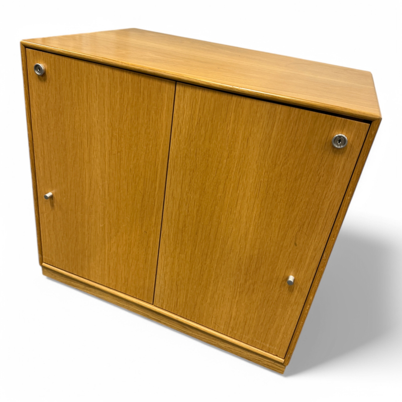 Montana-reol, eikefiner, 2 dører ,