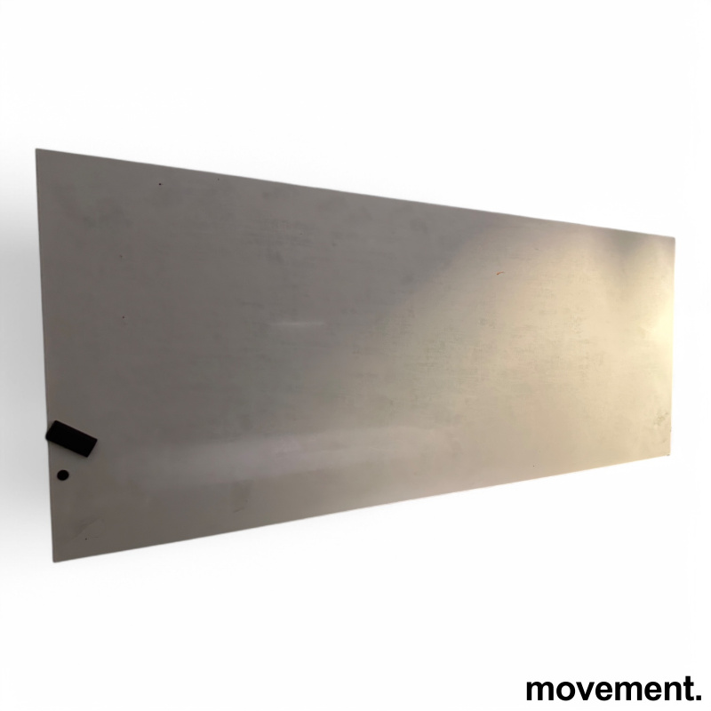 Vegghengt whiteboard i hvitt fra
