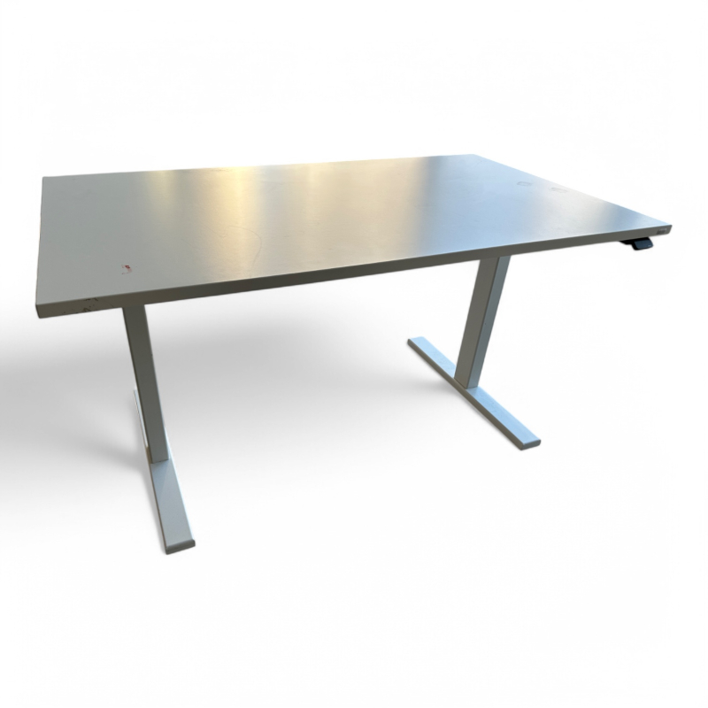 Skrivebord med elektrisk hevsenk i