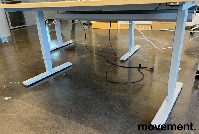 Understell for skrivebord med - 1 / 3