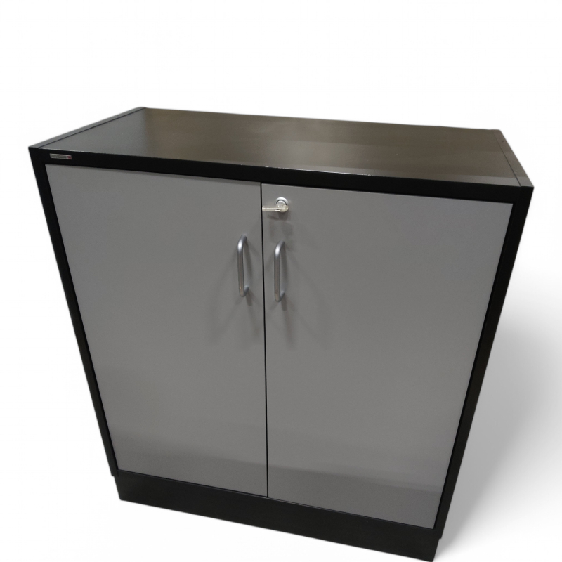 Titan 2A4 Sort skrog, lys grå dør,