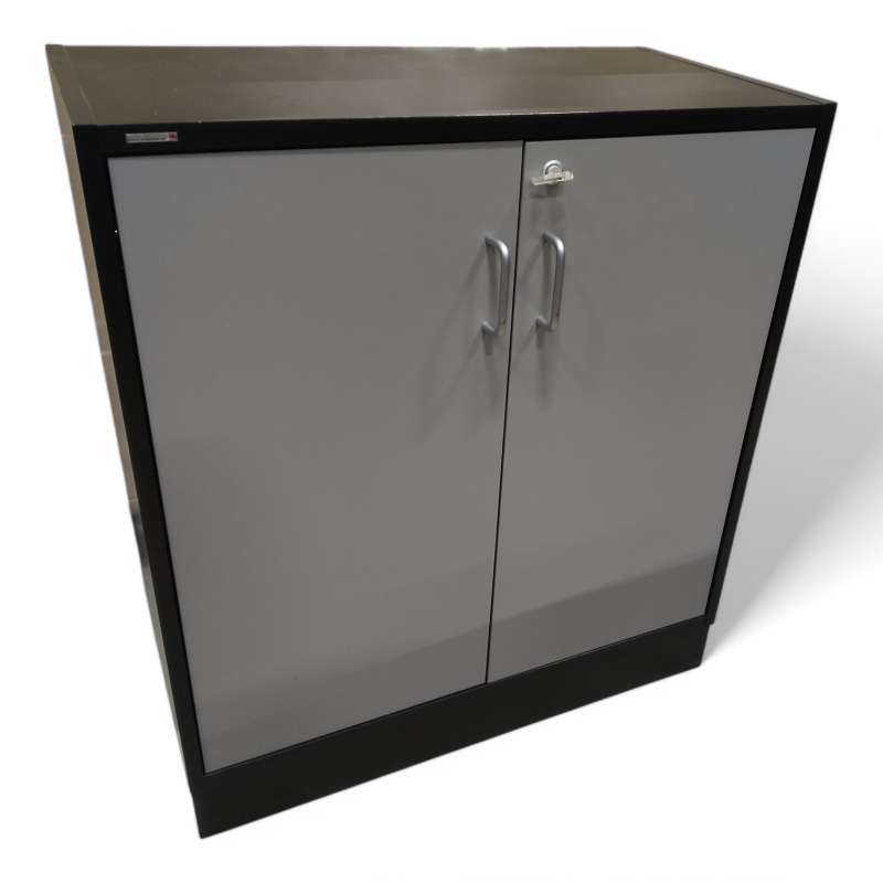 Titan 2A4 Sort skrog, lys grå dør,