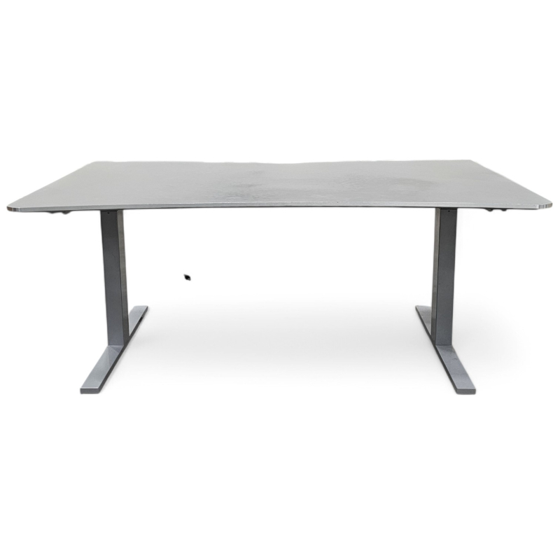 Skrivebord i grå linoleum med