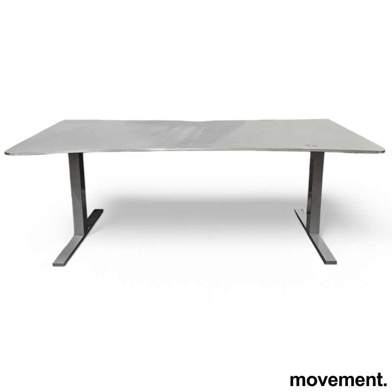 Skrivebord i grå linoleum med - 1 / 3
